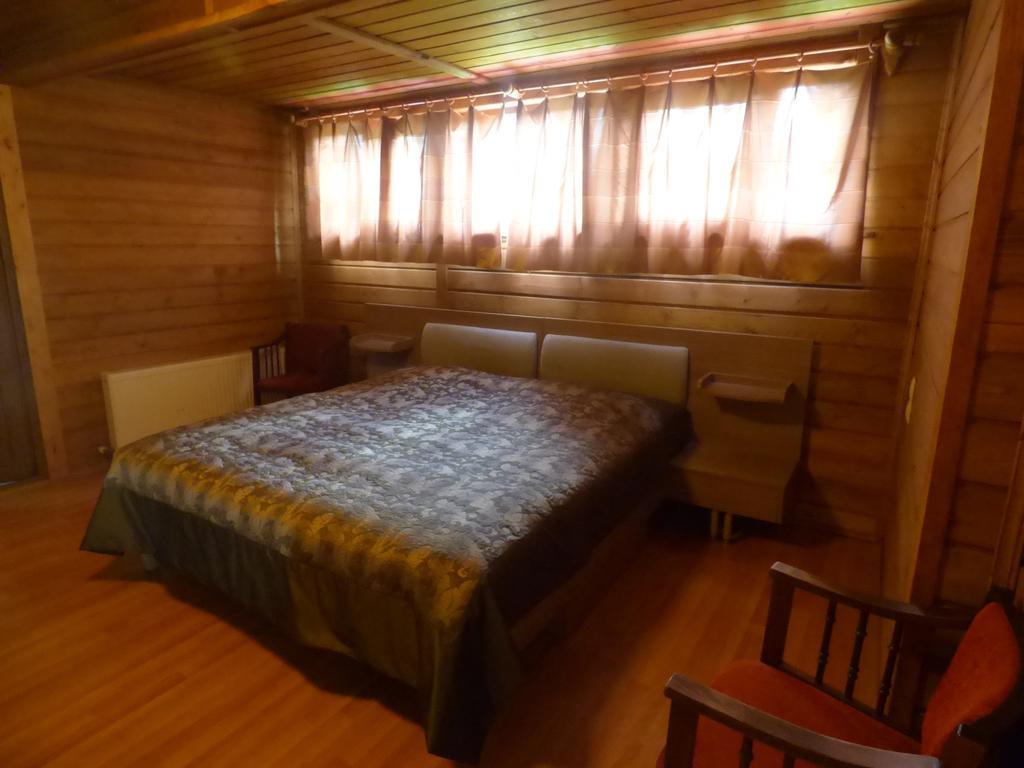 Hotel Hatsvali Mestia Quarto foto