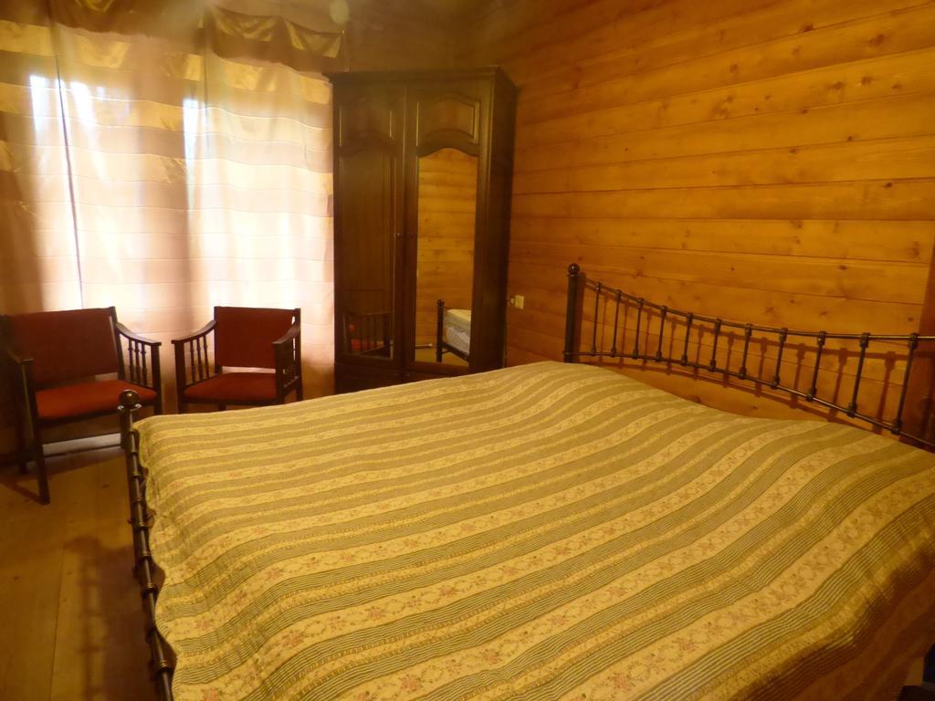 Hotel Hatsvali Mestia Quarto foto