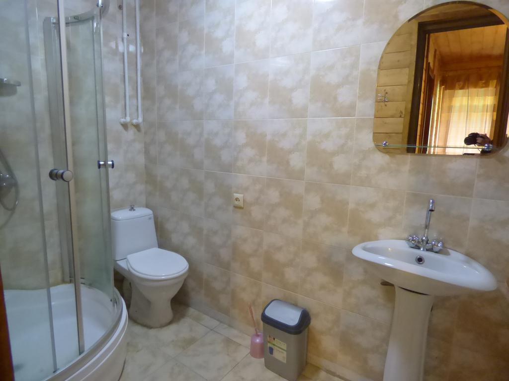 Hotel Hatsvali Mestia Quarto foto