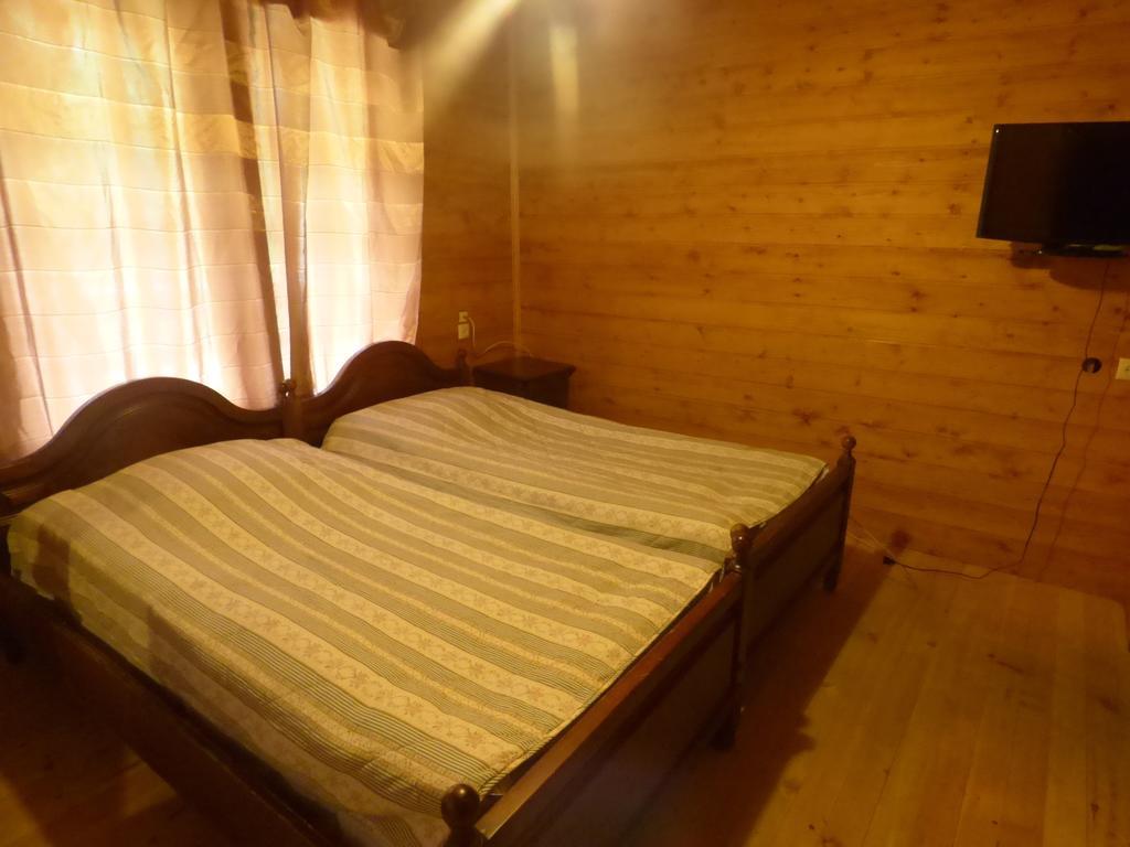 Hotel Hatsvali Mestia Quarto foto