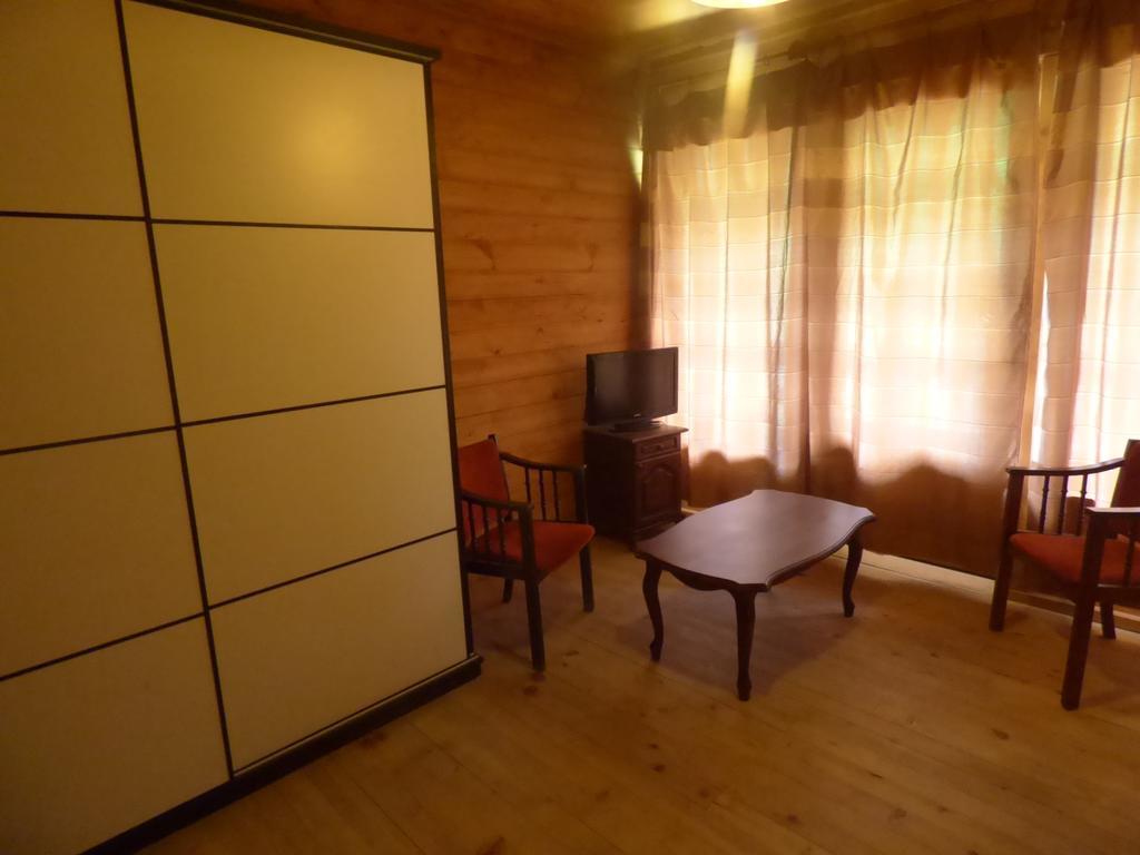 Hotel Hatsvali Mestia Quarto foto